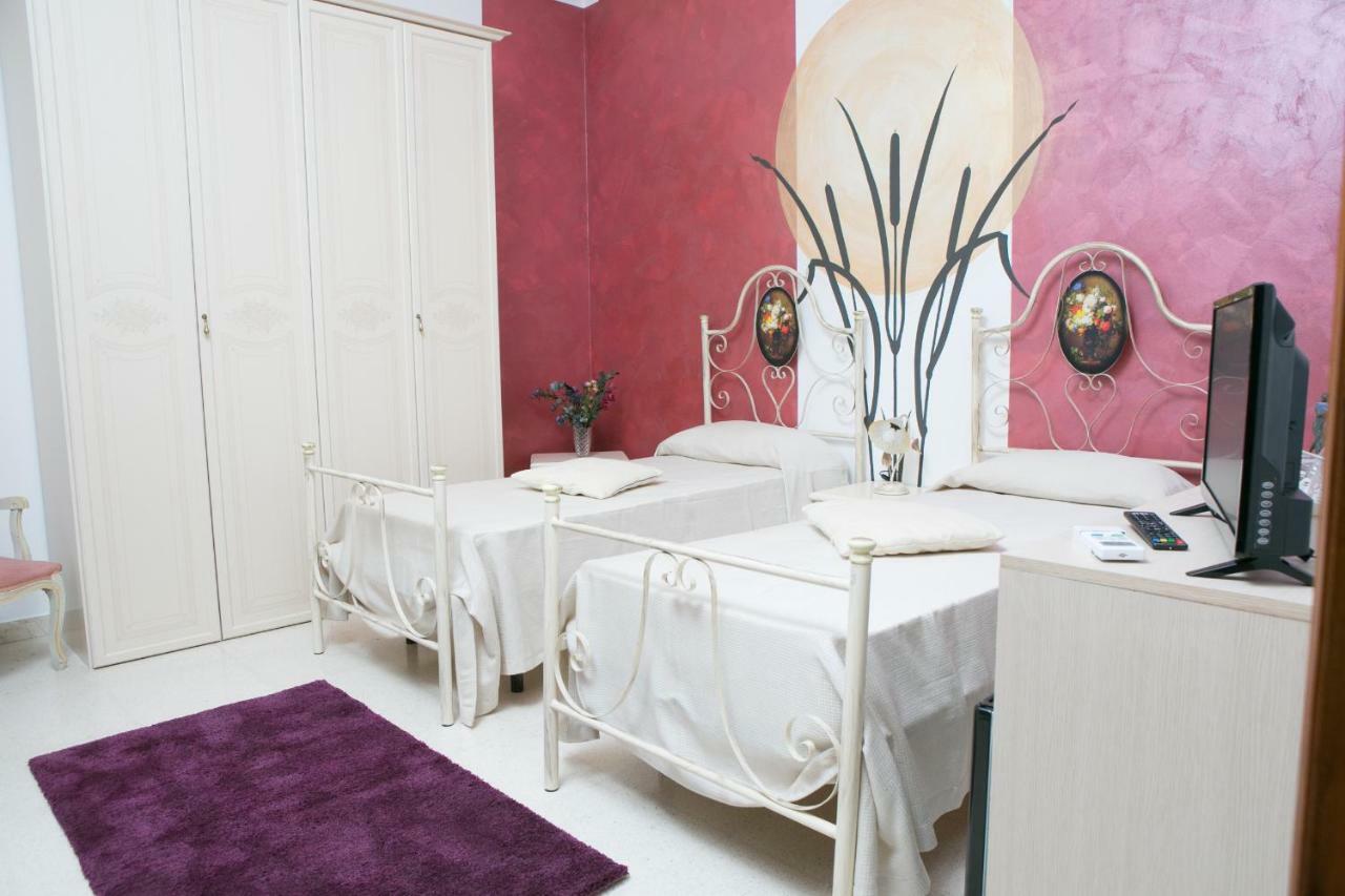 Affitta Camere The Queen Ispica Buitenkant foto